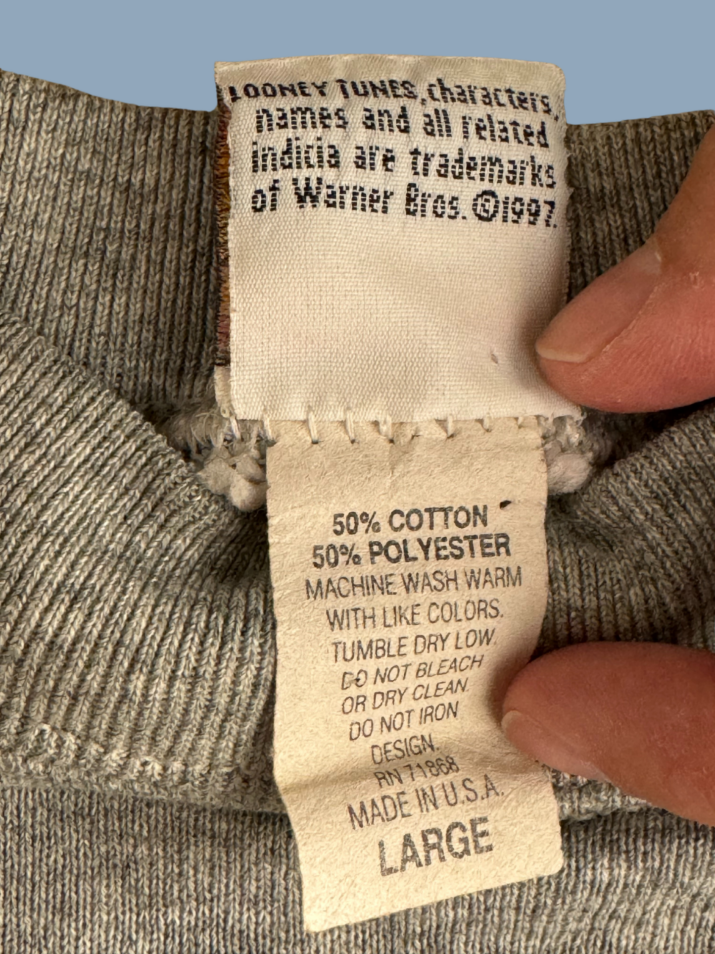 Vintage 1997 Looney Tunes Cartoon Crewneck