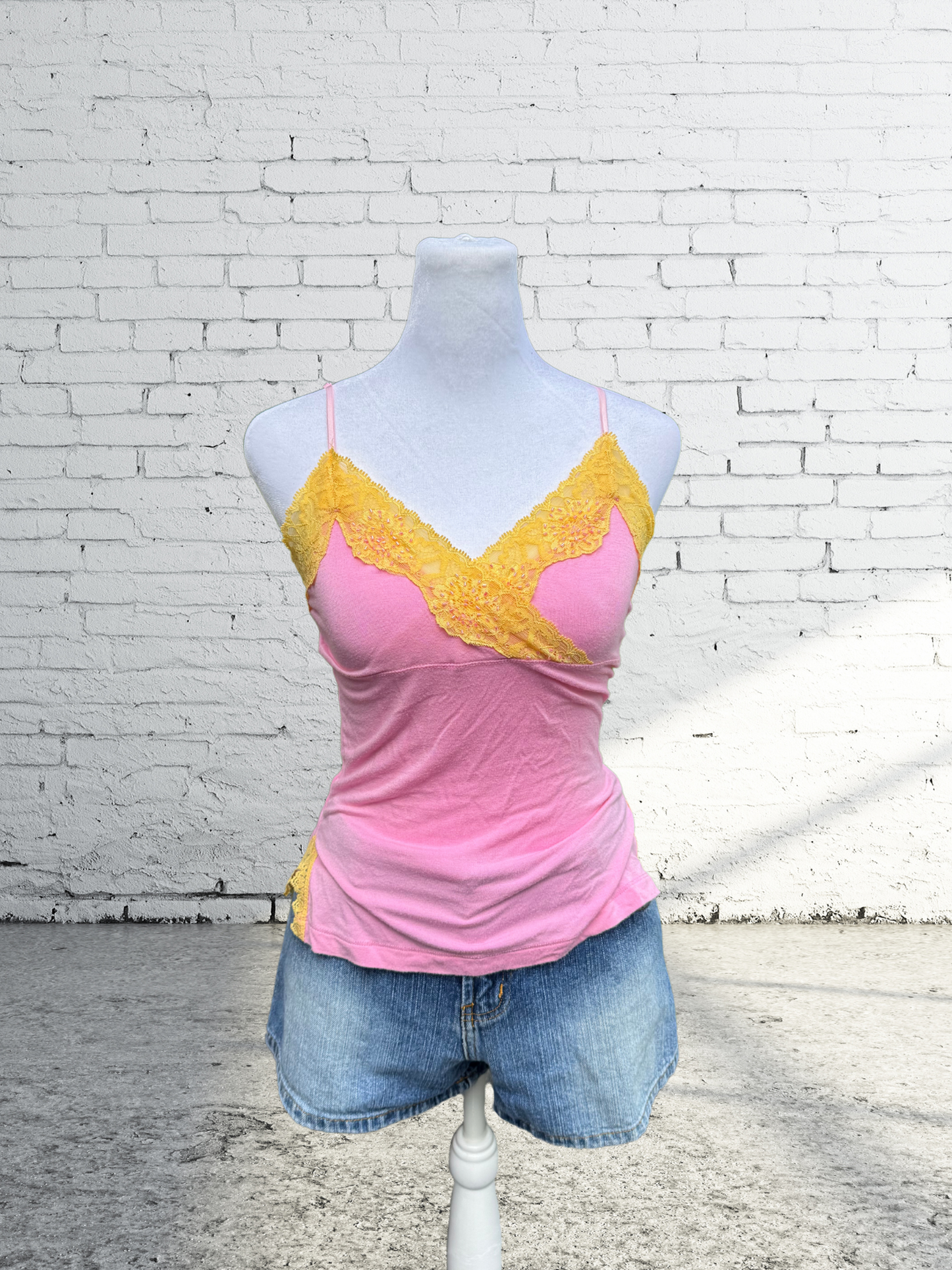 Vintage Y2K 2000s No Boundaries Tank Top