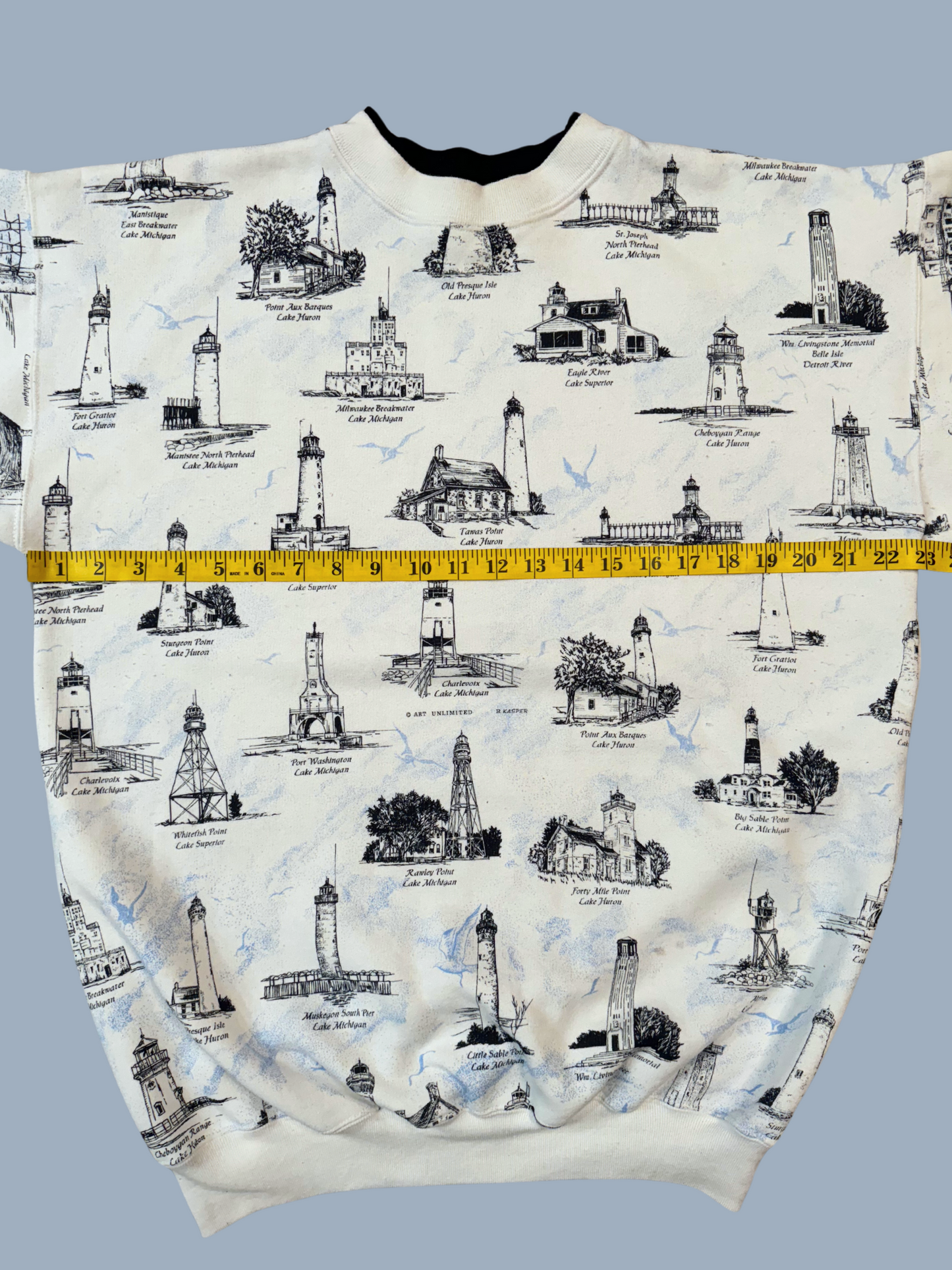 Vintage Art Unlimited Michigan Lighthouse Crewneck