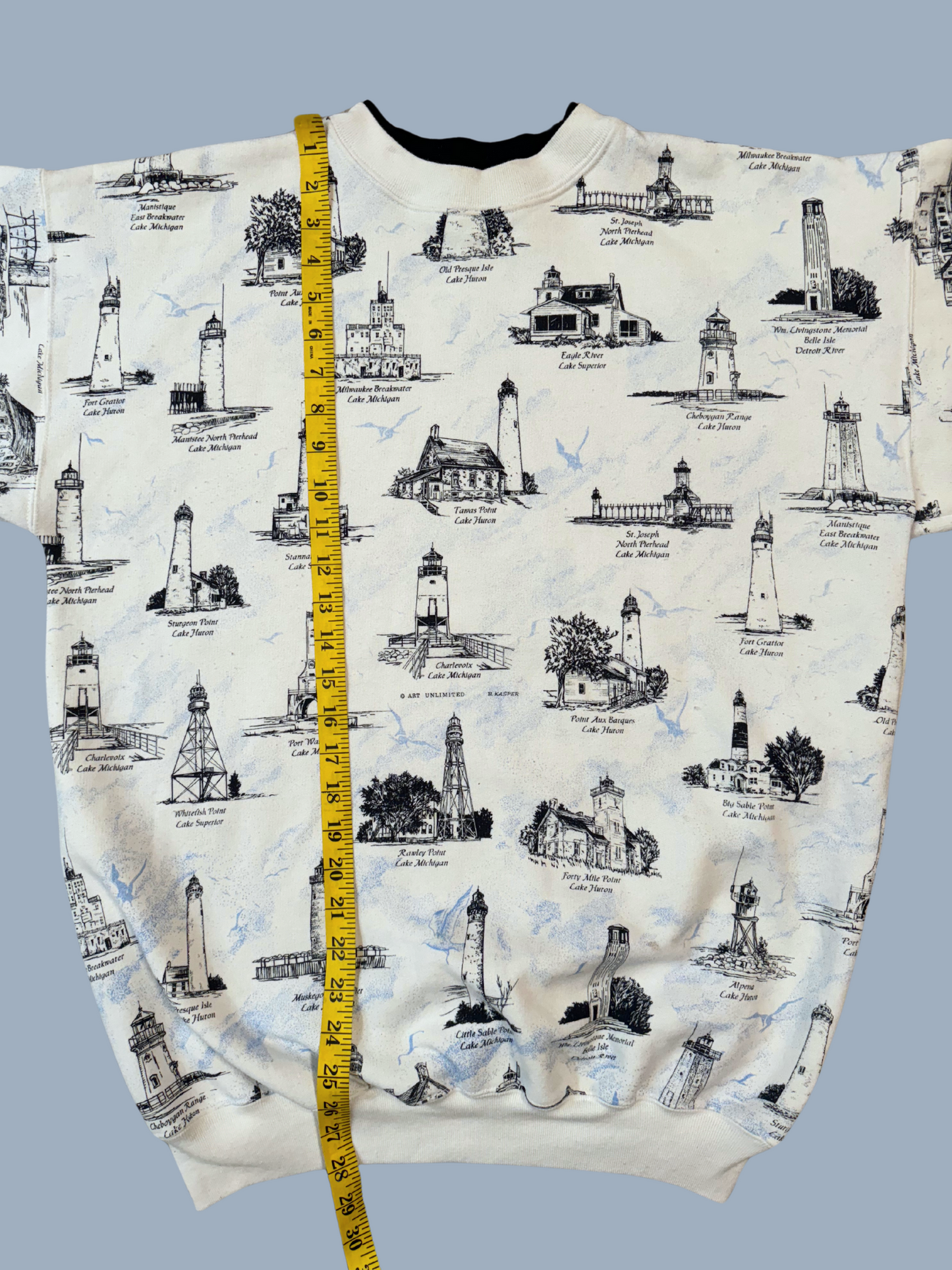 Vintage Art Unlimited Michigan Lighthouse Crewneck