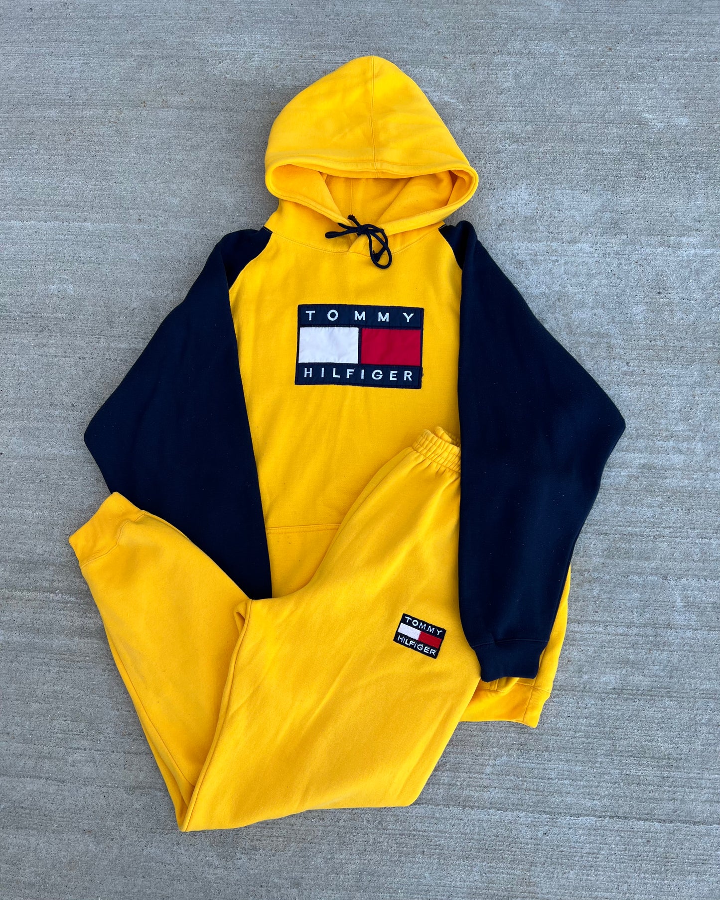Vintage Tommy Hilfiger 2 Piece Sweatshirt and Sweatpants Set